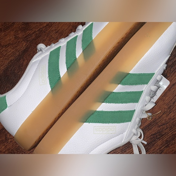 Adidas - Picture 12 of 13